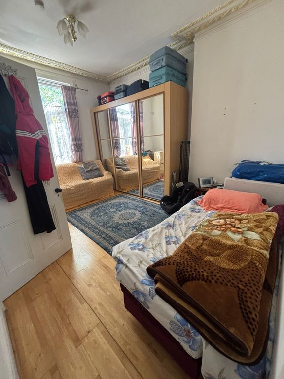 Additional image 4 of 2 bed flat for saleRedcliffe Gardens, Ilford IG1