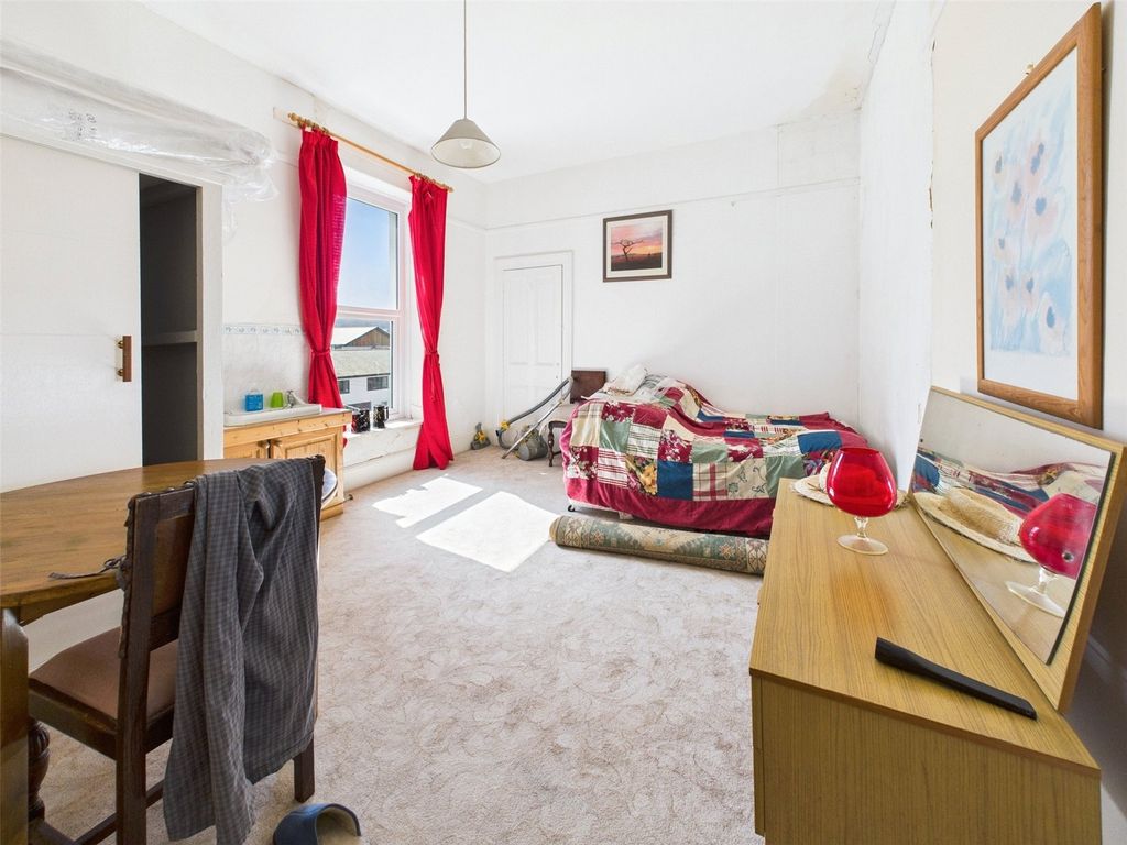 2 bed flat for saleOxford Park, Ilfracombe, Devon EX34 photo 4
