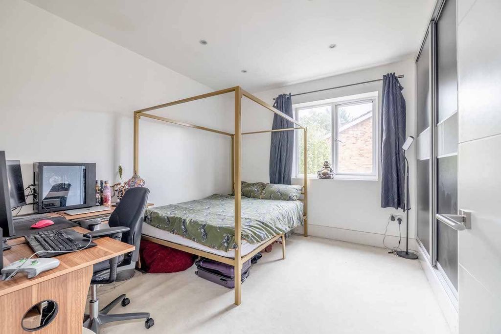 Additional image 12 of 4 bed detached house for saleCopse Wood, Iver Heath SL0