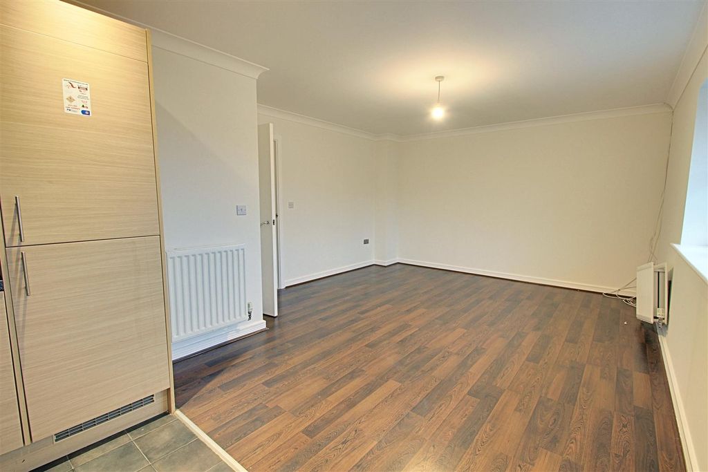 Additional image 5 of 2 bed flat for saleWharf Way, Hunton Bridge, Kings Langley WD4