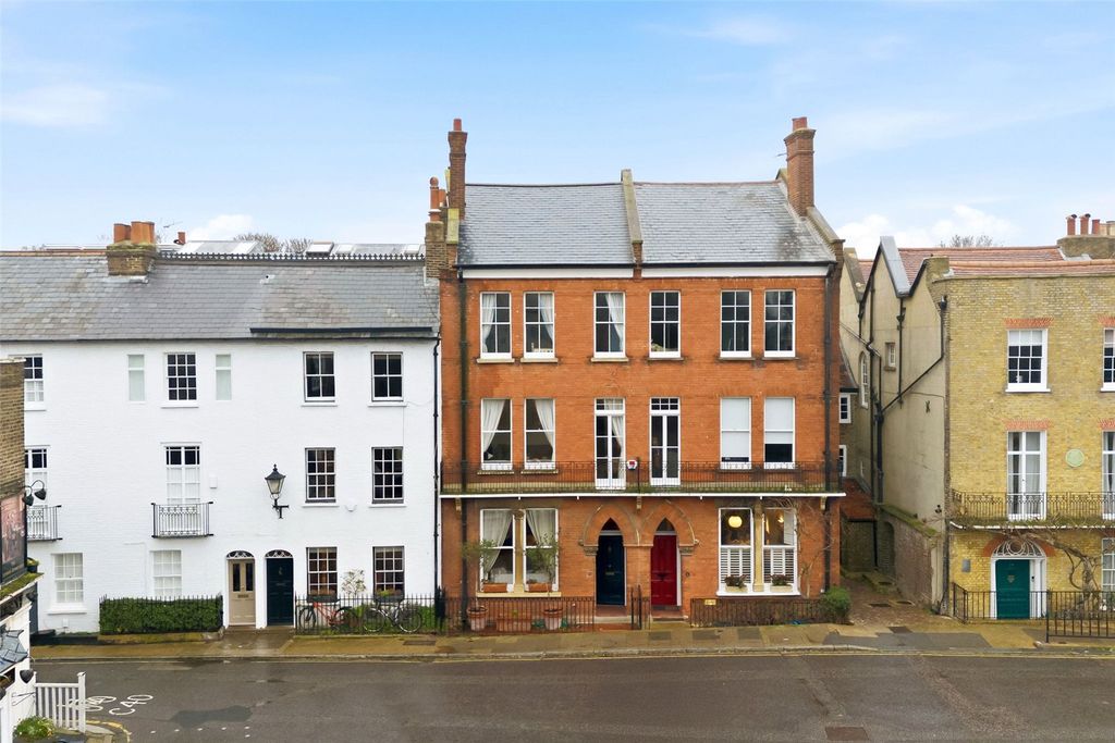 4 bed terraced house for saleChurch Street, Old Isleworth TW7
