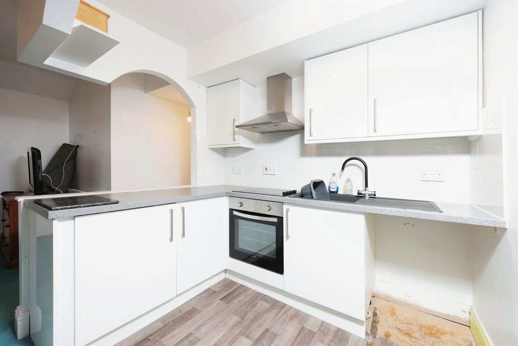 Additional image 4 of 2 bed flat for saleCrescent Road, Ivybridge PL21