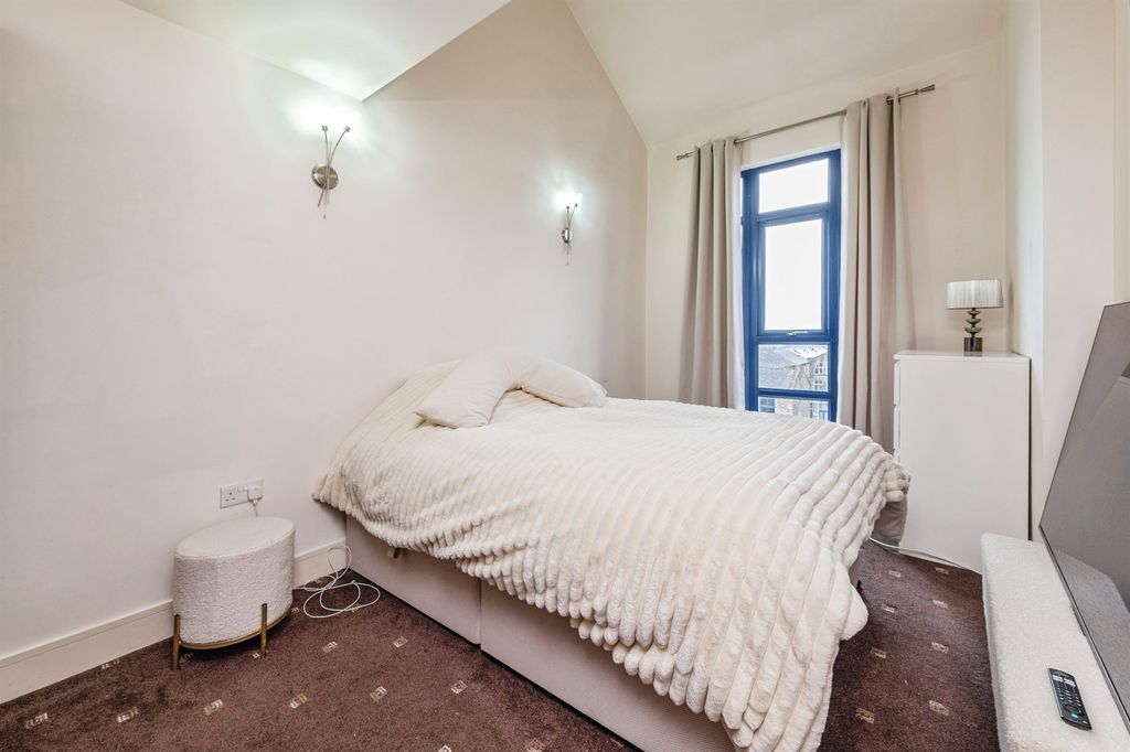 2 bed penthouse for saleEquilibrium, Lindley, Huddersfield HD3 photo 5