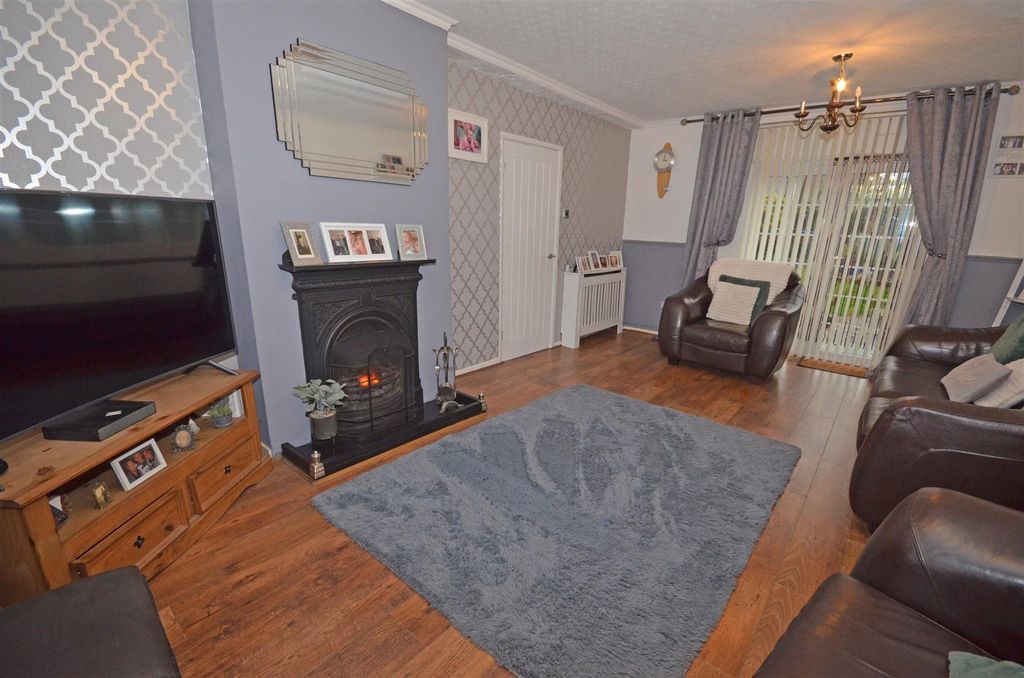 Additional image 2 of 4 bed semi-detached house for saleWaterside, Hyde SK14