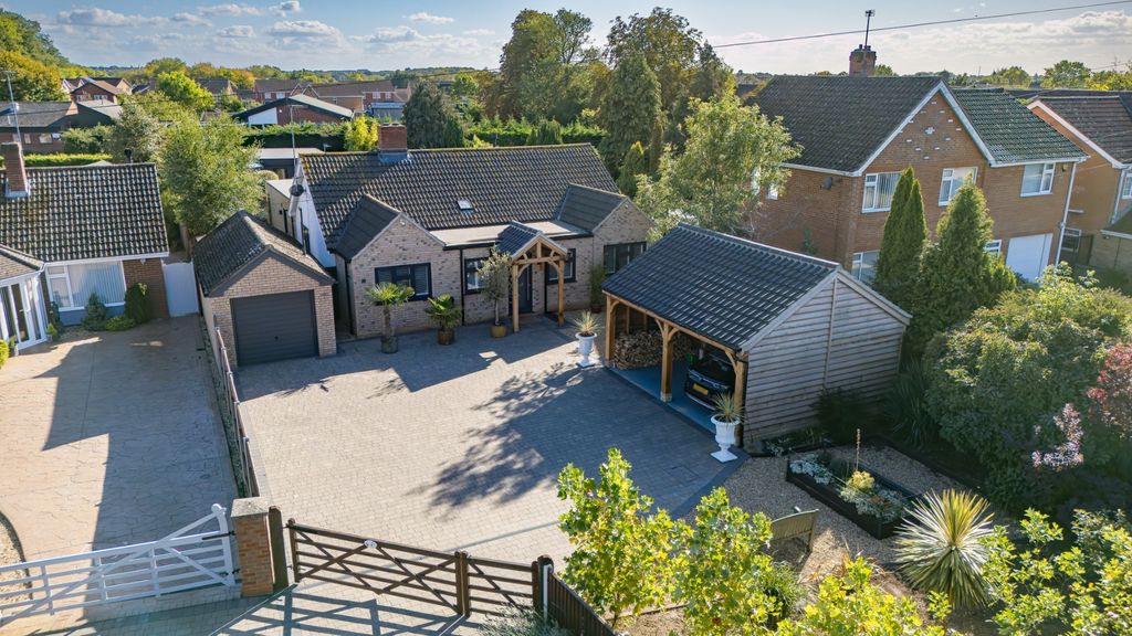 4 bed detached bungalow for saleSouth Wootton, King's Lynn, Norfolk PE30