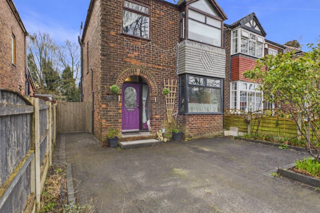 3 bed semi-detached house for saleShaw Hall Avenue, Hyde SK14