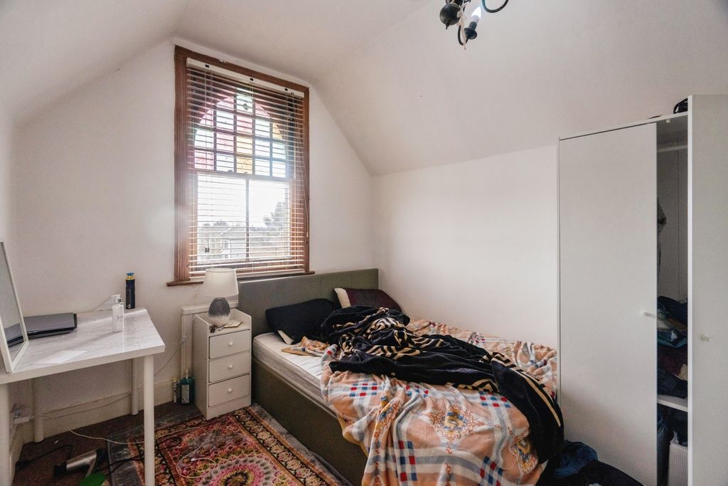 Additional image 8 of 3 bed flat for saleCoventry Road, Ilford IG1