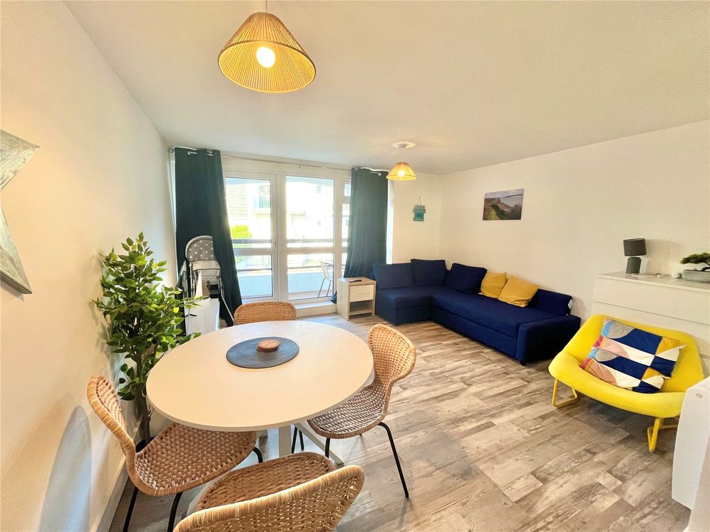 1 bed flat for saleCaptains Walk, Saundersfoot, Pembrokeshire SA69 photo 4