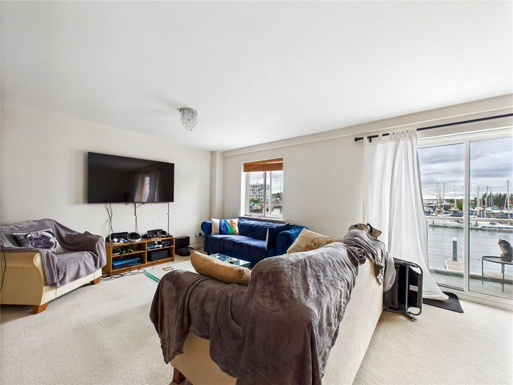 Additional image 3 of 2 bed flat for saleNeptune Square, Ipswich, Suffolk IP4