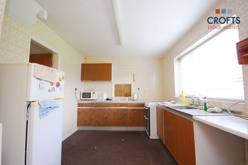 4 bed detached house for saleStallingborough Road, Immingham DN40 photo 4