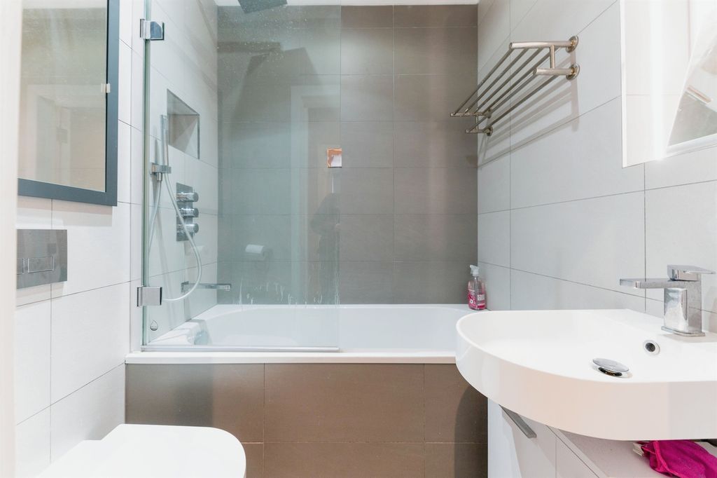 Additional image 12 of 2 bed flat for saleLiberty Lane, Hull HU1