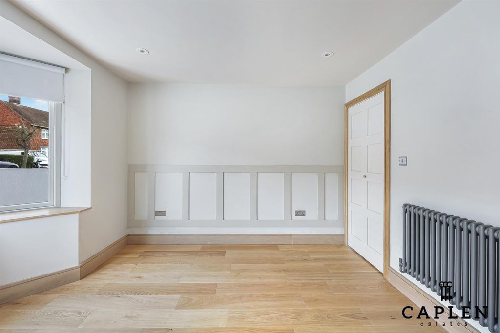 Additional image 11 of 2 bed flat for saleNew North Road, Ilford IG6