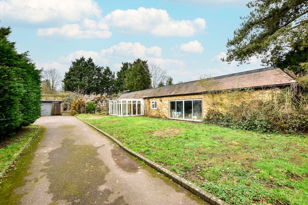Additional image 18 of 7 bed semi-detached house for saleWarren Lodge, Iver Heath SL0