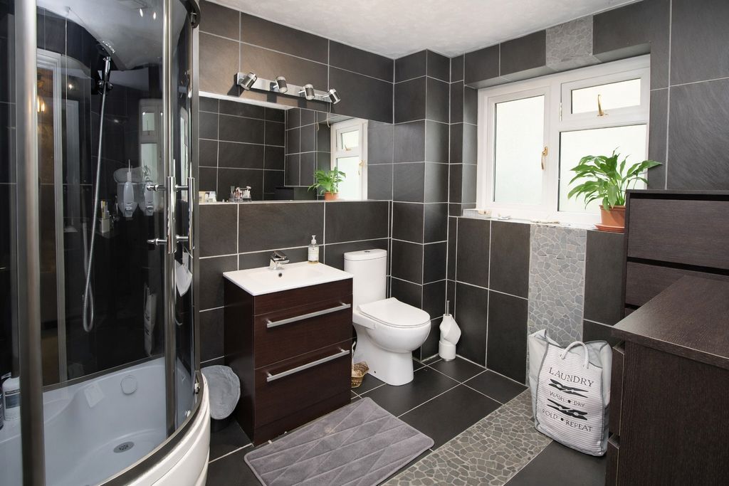 Additional image 8 of 4 bed detached house for saleOak Grove, Kidderminster DY10