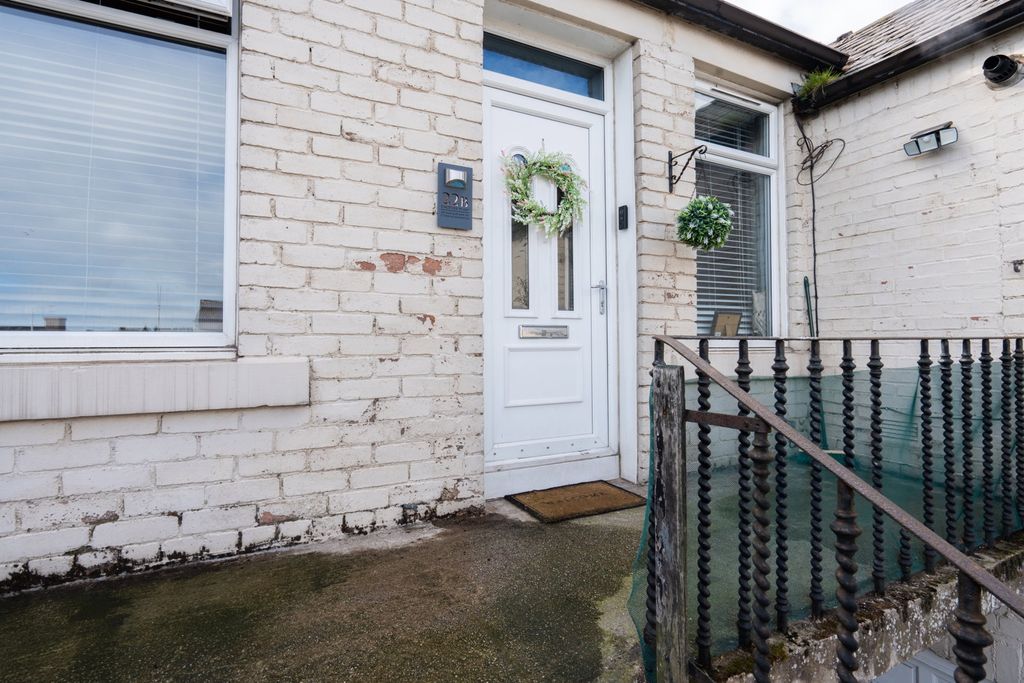 Additional image 2 of 2 bed flat for saleFactory Road, Kirkcaldy KY1