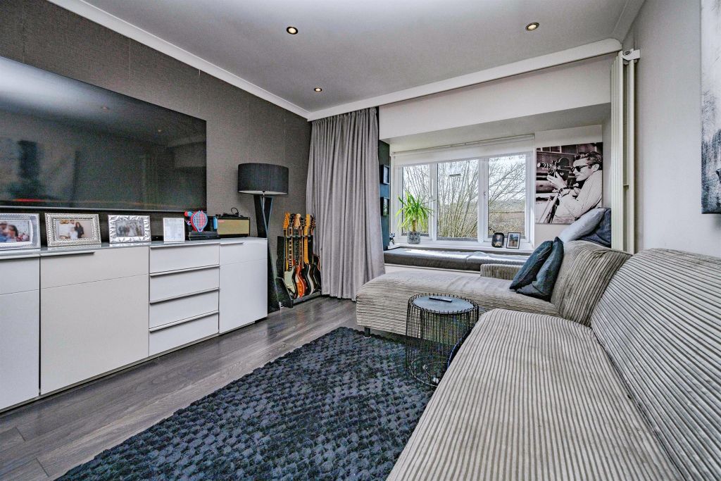 Additional image 20 of 2 bed flat for saleLake View, Railway Terrace, Kings Langley WD4