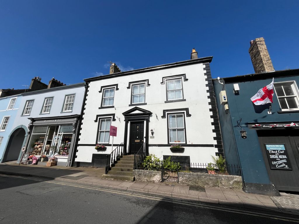 6 bed terraced house for saleQueen Street, Ulverston, Cumbria LA12