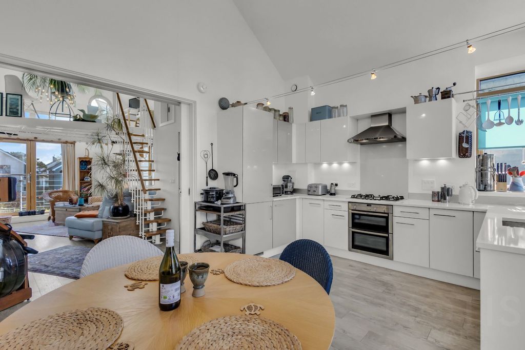 Additional image 5 of 3 bed semi-detached house for saleMoncrieff Gardens, Hythe CT21