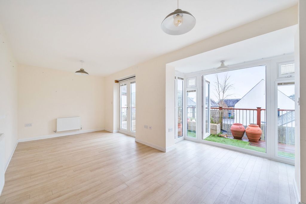 4 bed detached house for salePinwill Crescent, Ermington PL21 photo 4
