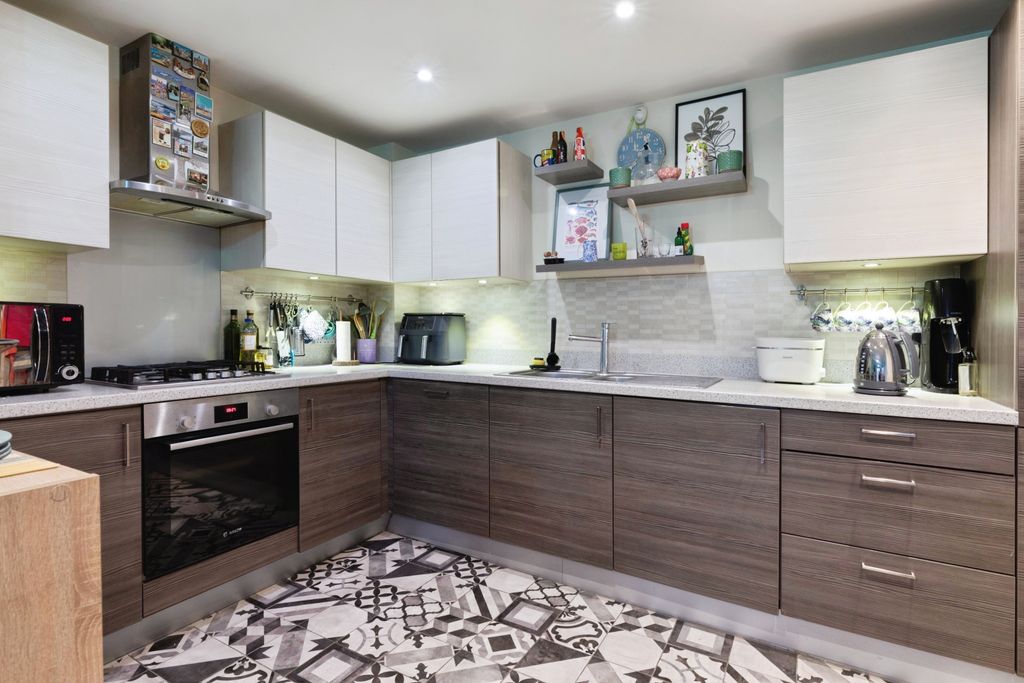 Additional image 3 of 2 bed flat for saleNew Mossford Way, Ilford IG6