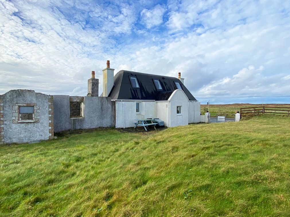 2 bed detached house for saleHeanish PA77
