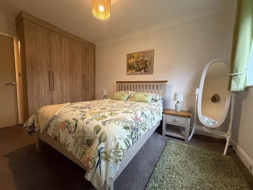 Additional image 15 of 2 bed flat for saleWalnut Close, Hyde SK14