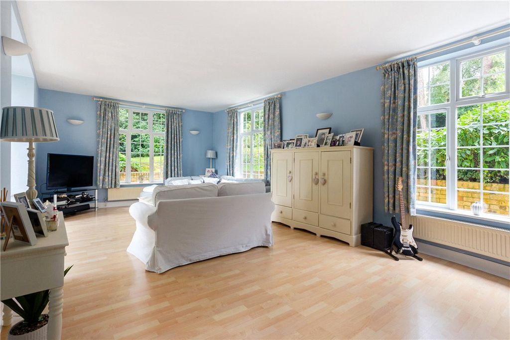 Additional image 9 of 6 bed detached house for saleBath Road, Marlborough, Wiltshire SN8