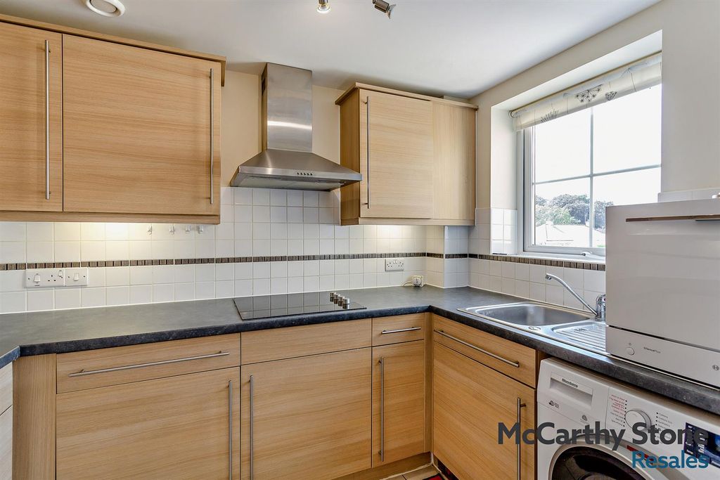 Additional image 5 of 2 bed flat for saleHollis Court, Castle Howard Road, Malton YO17