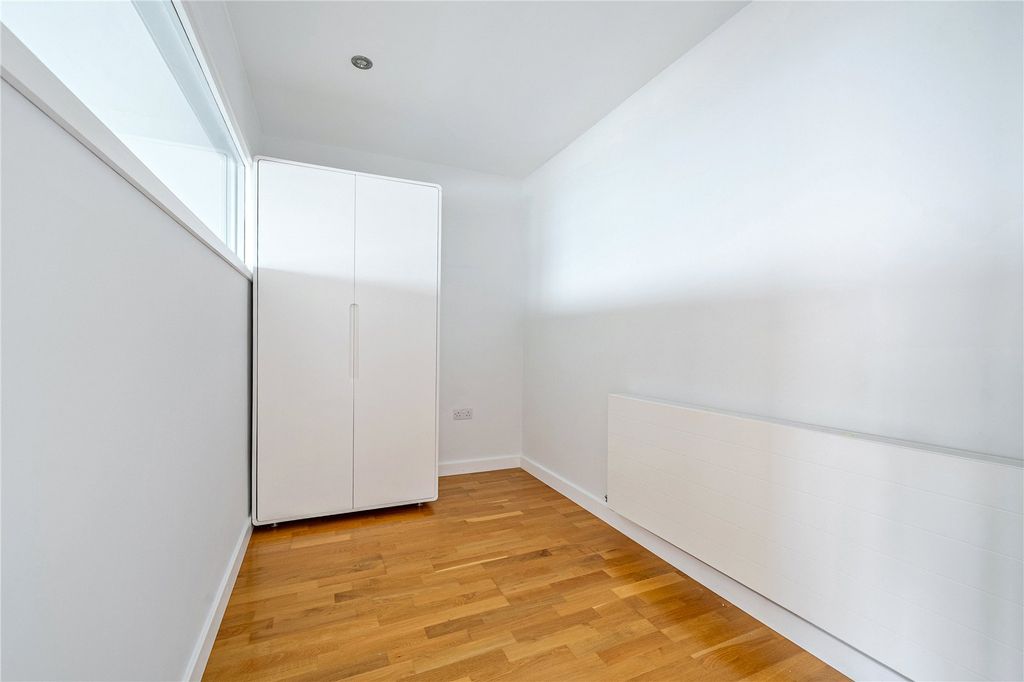 Additional image 7 of 2 bed flat for salePentire Avenue, Newquay, Cornwall TR7