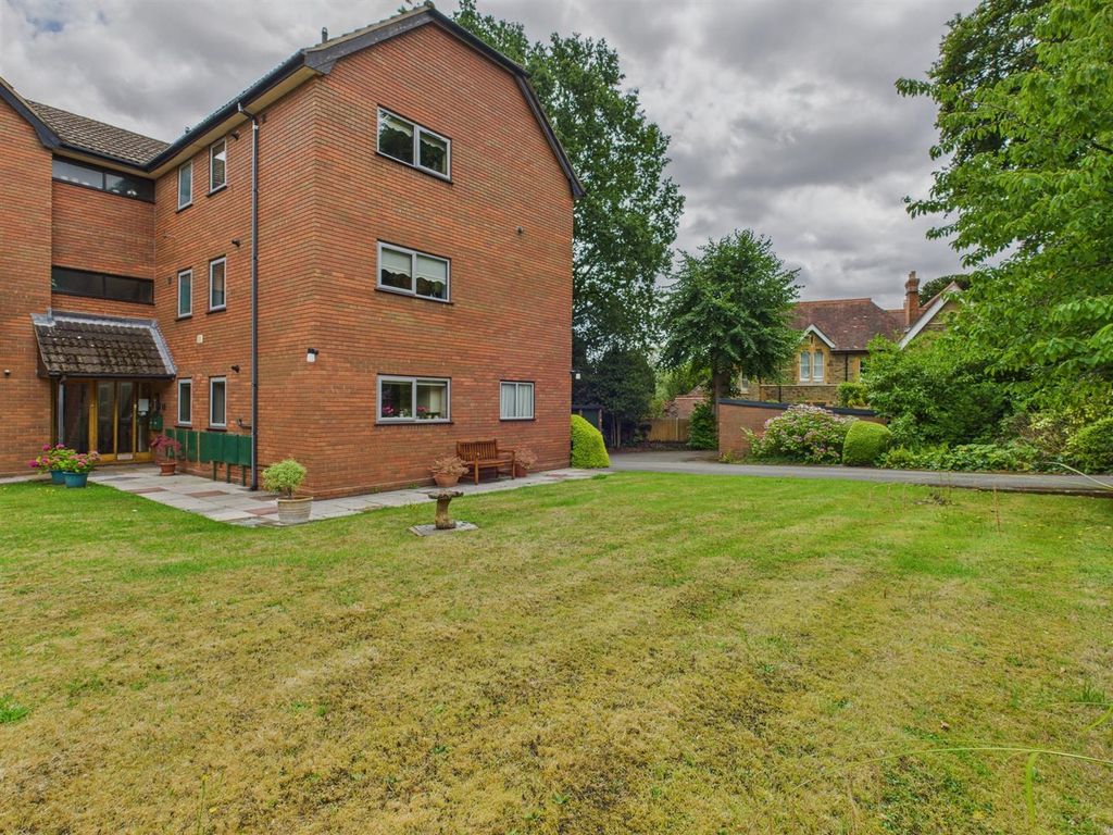 2 bed flat for saleAlbert Road North, Great Malvern WR14