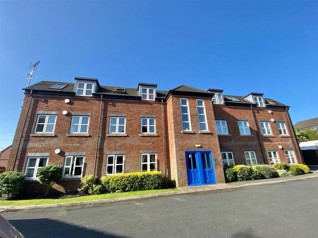 2 bed flat for saleBrough Street West, Macclesfield SK11
