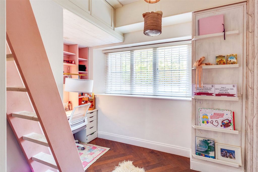 Additional image 14 of 3 bed flat for saleHighfields, Marlow, Buckinghamshire SL7