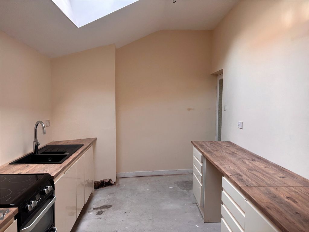 Additional image 5 of 2 bed flat for saleBodmin Hill, Lostwithiel, Cornwall PL22