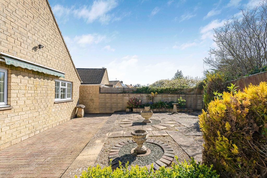 Additional image 10 of 3 bed bungalow for saleBriary Road, Lechlade, Gloucestershire GL7