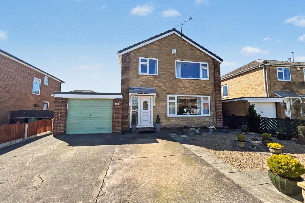 3 bed detached house for saleFairfield Walk, Ossett, West Yorkshire WF5