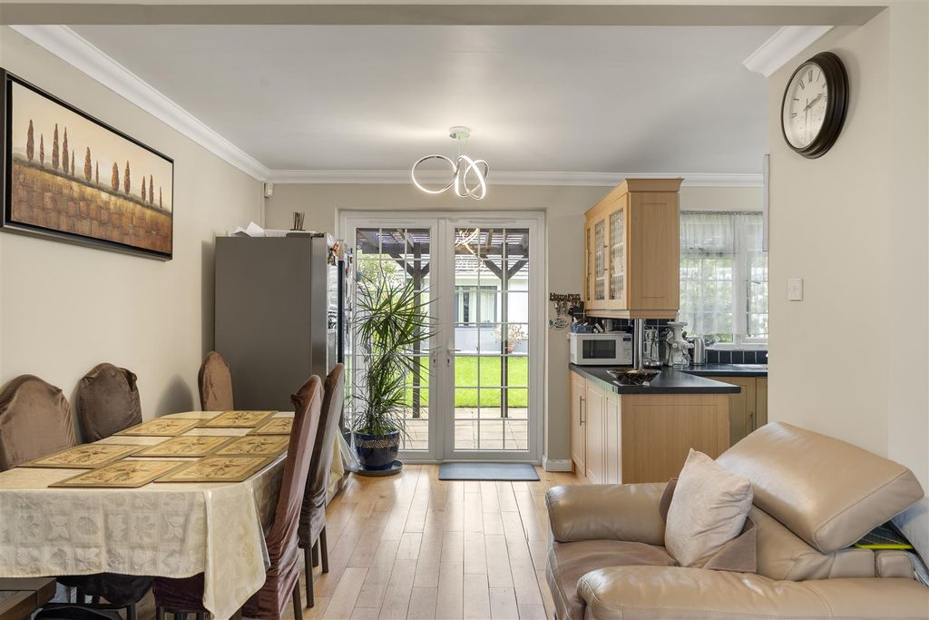 Additional image 3 of 6 bed semi-detached house for saleRushdene Crescent, Northolt UB5