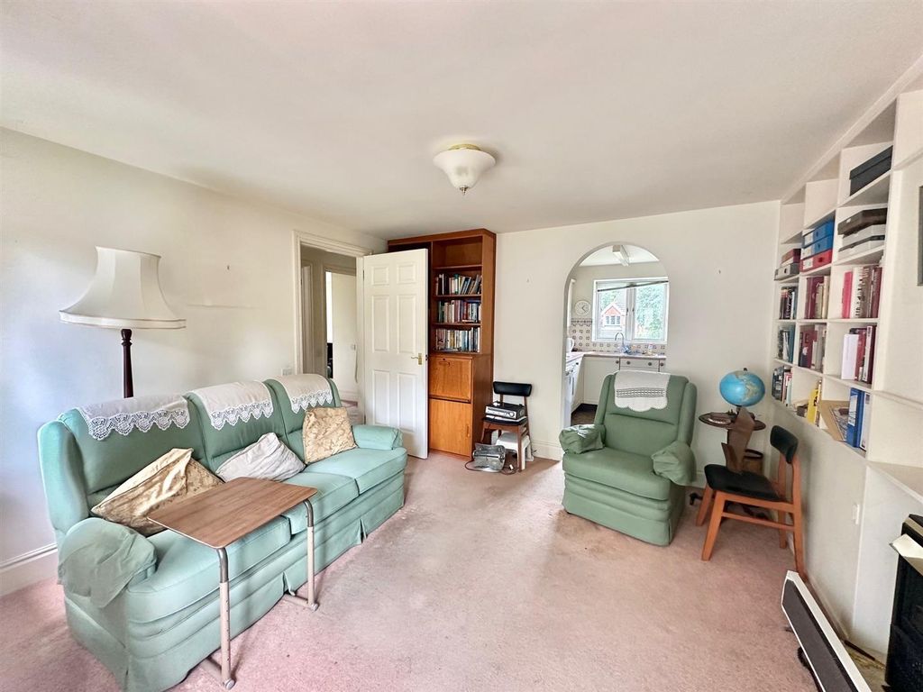 Additional image 11 of 2 bed flat for sale23 Richmond Village, Nantwich, Cheshire CW5