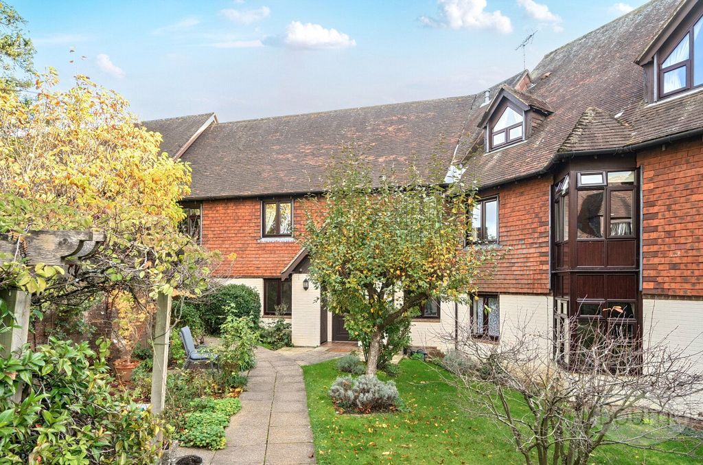 1 bed flat for saleHylton Road, Petersfield, Hampshire GU32