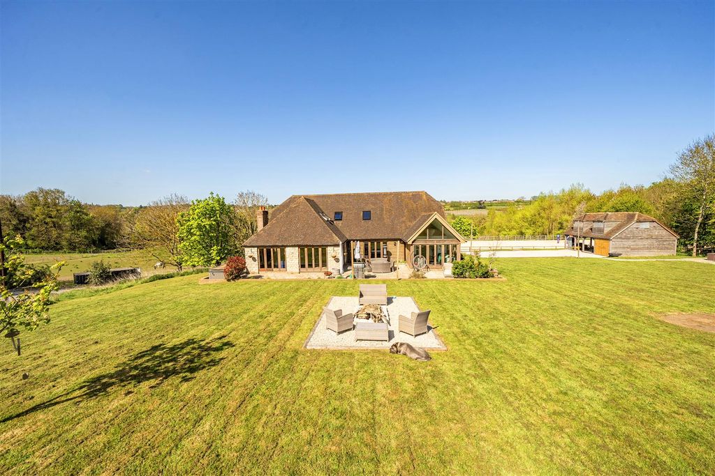 6 bed equestrian for saleLower Road, East Farleigh, Maidstone ME15