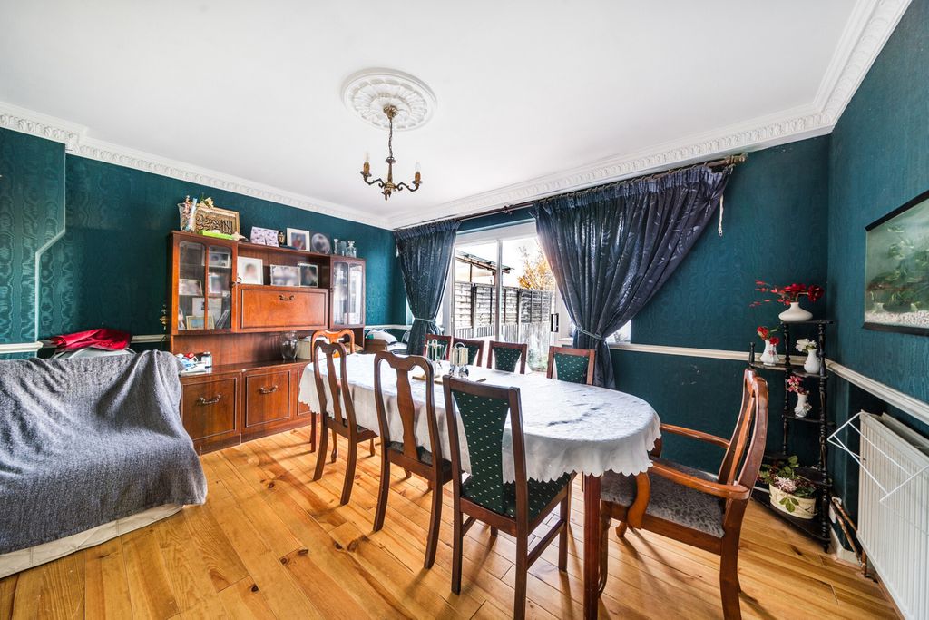 Additional image 5 of 4 bed semi-detached house for saleKingshill Avenue, Northolt UB5