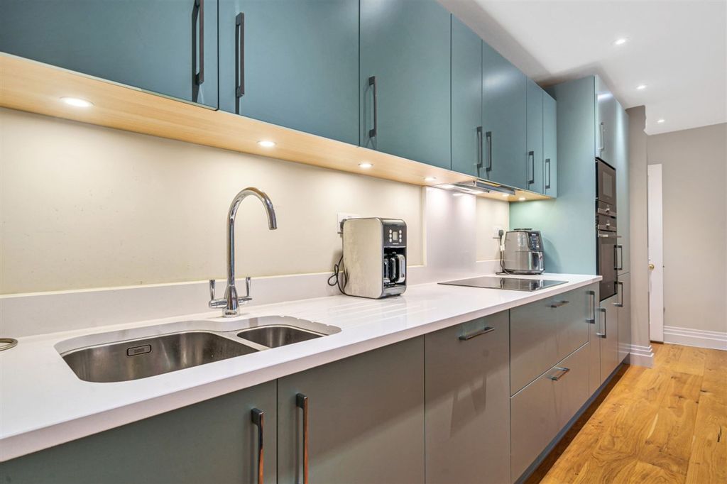 Additional image 7 of 2 bed flat for saleKings Drive, Midhurst GU29