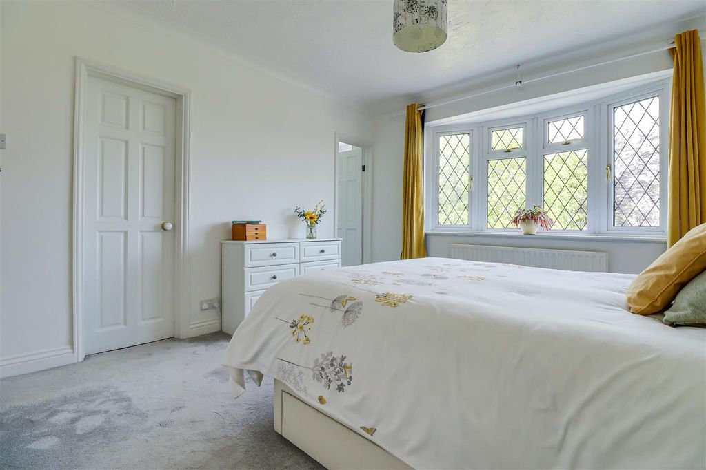 Additional image 25 of 5 bed detached house for saleWoodside, Leigh-On-Sea SS9