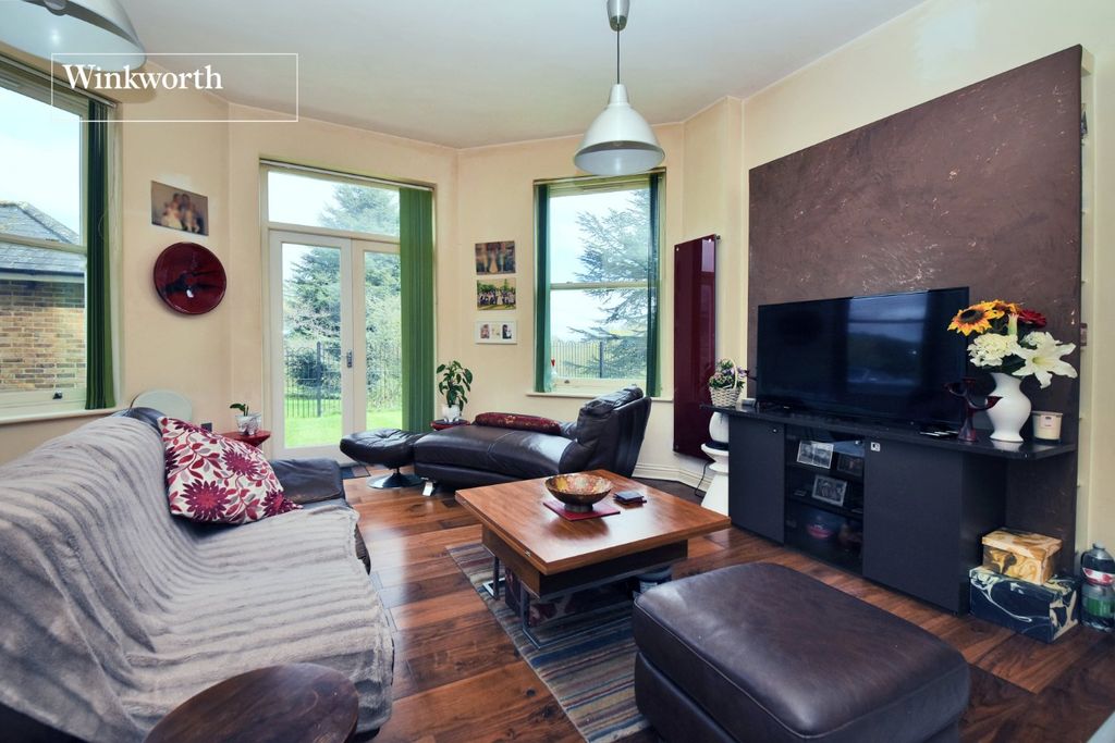 Additional image 8 of 2 bed flat for salePoulter Park, Bishopsford Road, Morden SM4