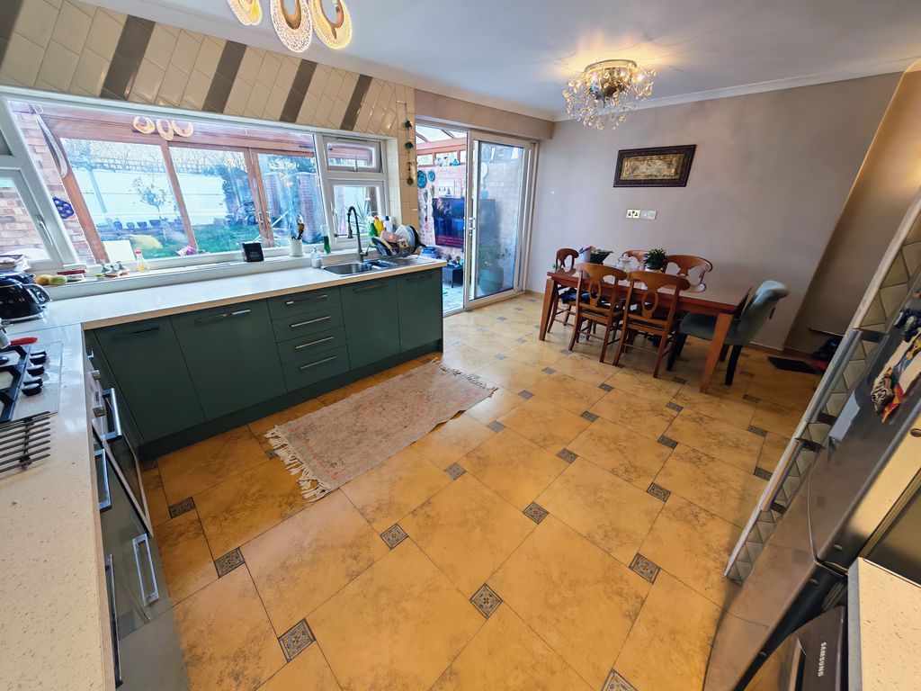 Additional image 3 of 4 bed semi-detached house for saleOld Ruislip Road, Northolt UB5