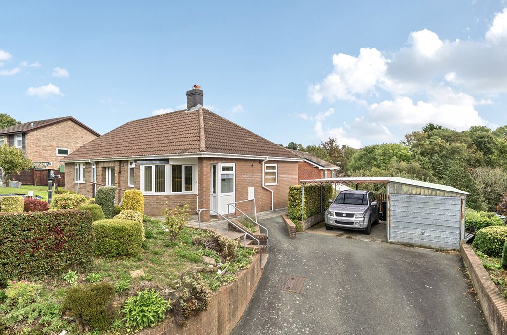 3 bed bungalow for saleLlanfair Road, Newtown, Powys SY16