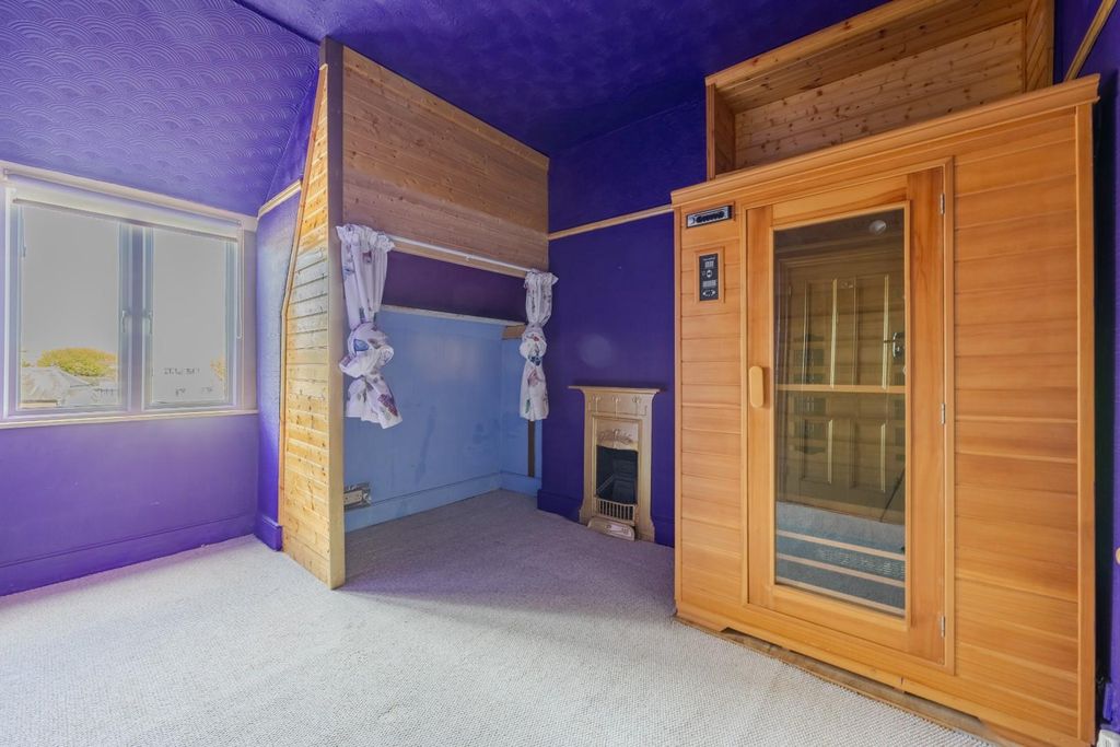 Additional image 24 of 3 bed flat for saleCliff Gardens, Leigh-On-Sea SS9