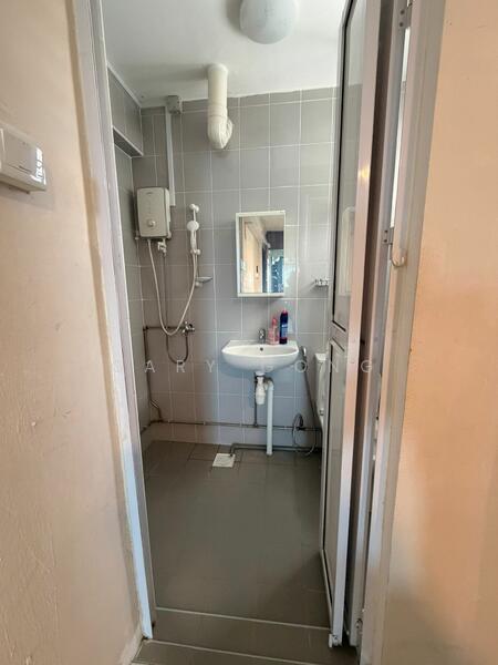 673 Hougang Avenue 8 photo 2