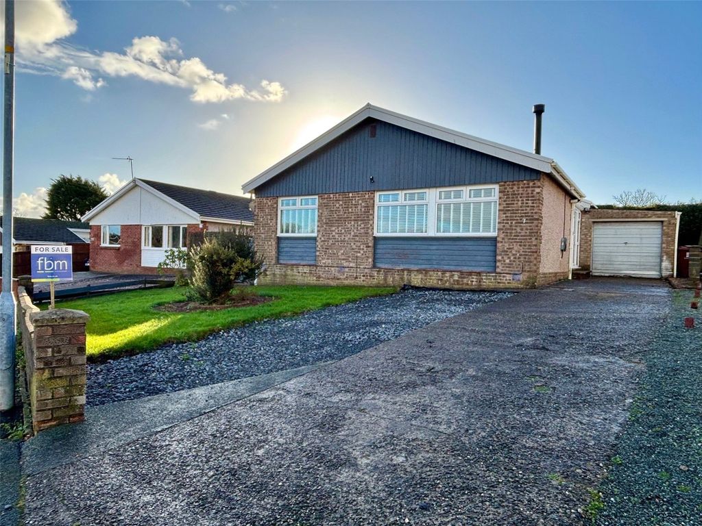 3 bed bungalow for saleSkomer Drive, Milford Haven, Pembrokeshire SA73