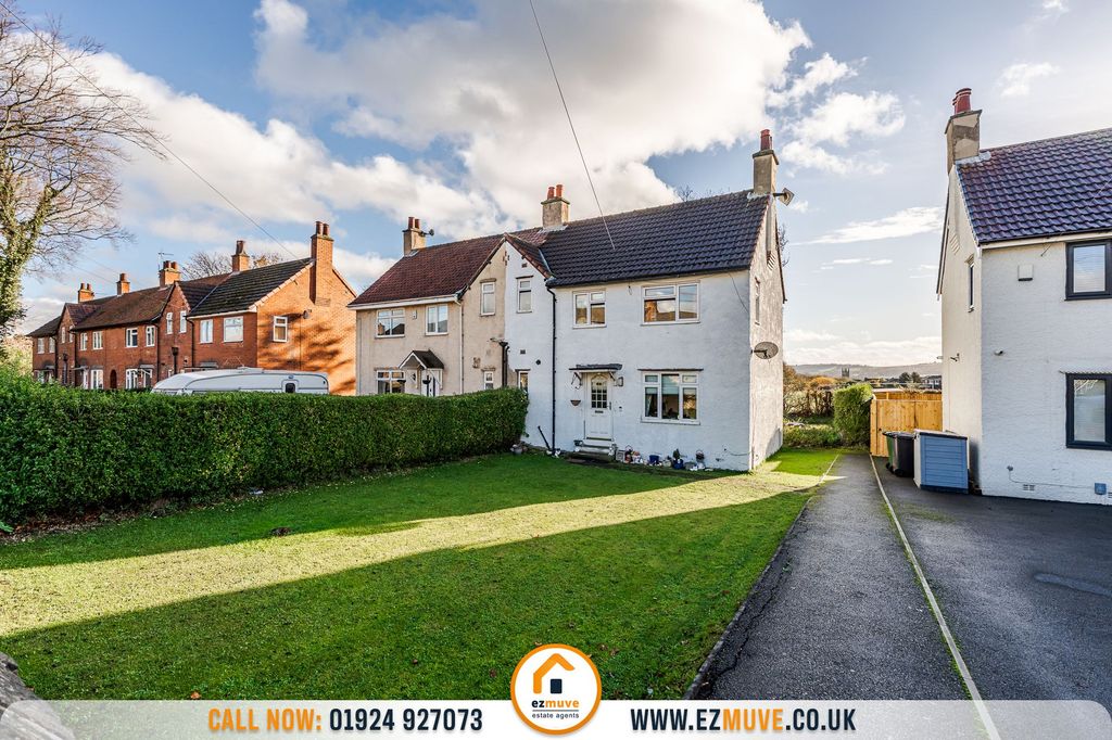 3 bed semi-detached house for saleOld Bank Road, Mirfield WF14