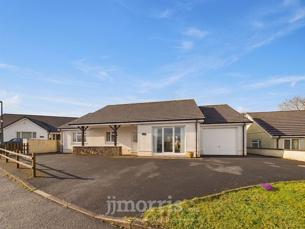 3 bed detached bungalow for saleBryngwyn, Newcastle Emlyn SA38